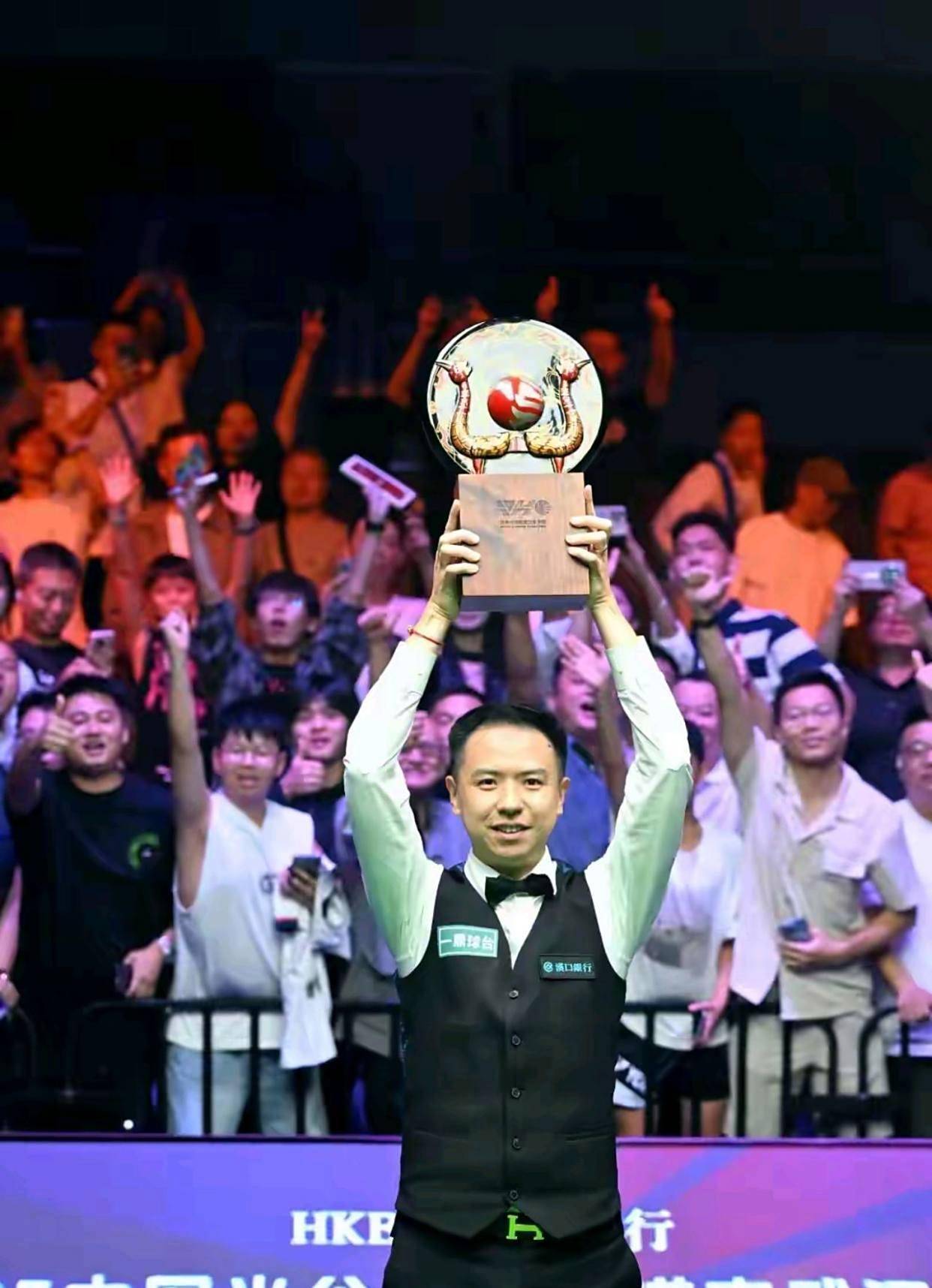 维拉后防球 维拉后防球