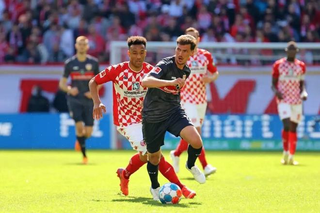 关注年轻球 关注年轻球